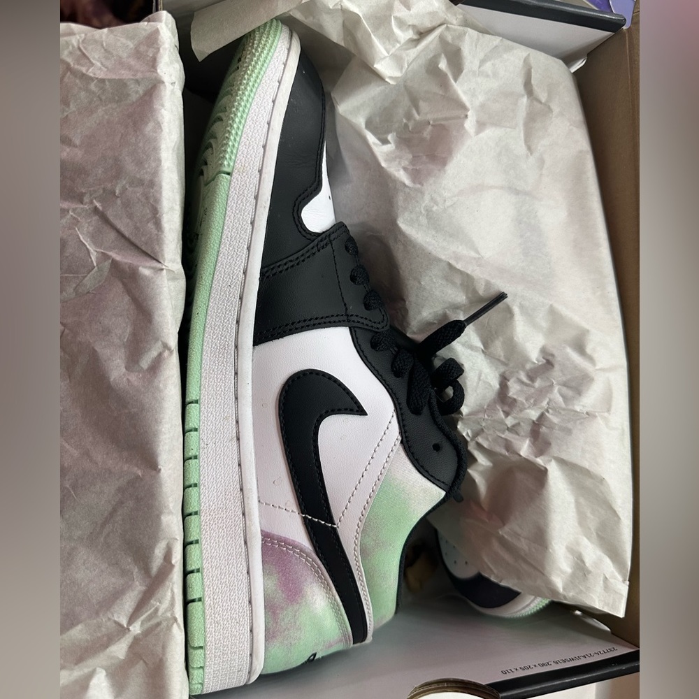 2022 Air Jordan 1 Low SE 'Tie Dye' Men’s size 8.5/ Women’s size 10 - Picture 9 of 12